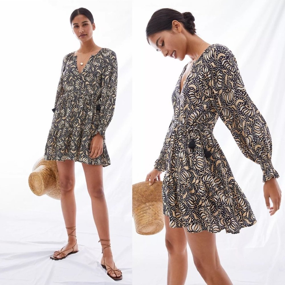 V-Neck Long-Sleeve Mini Dress in Black & Cream Print
